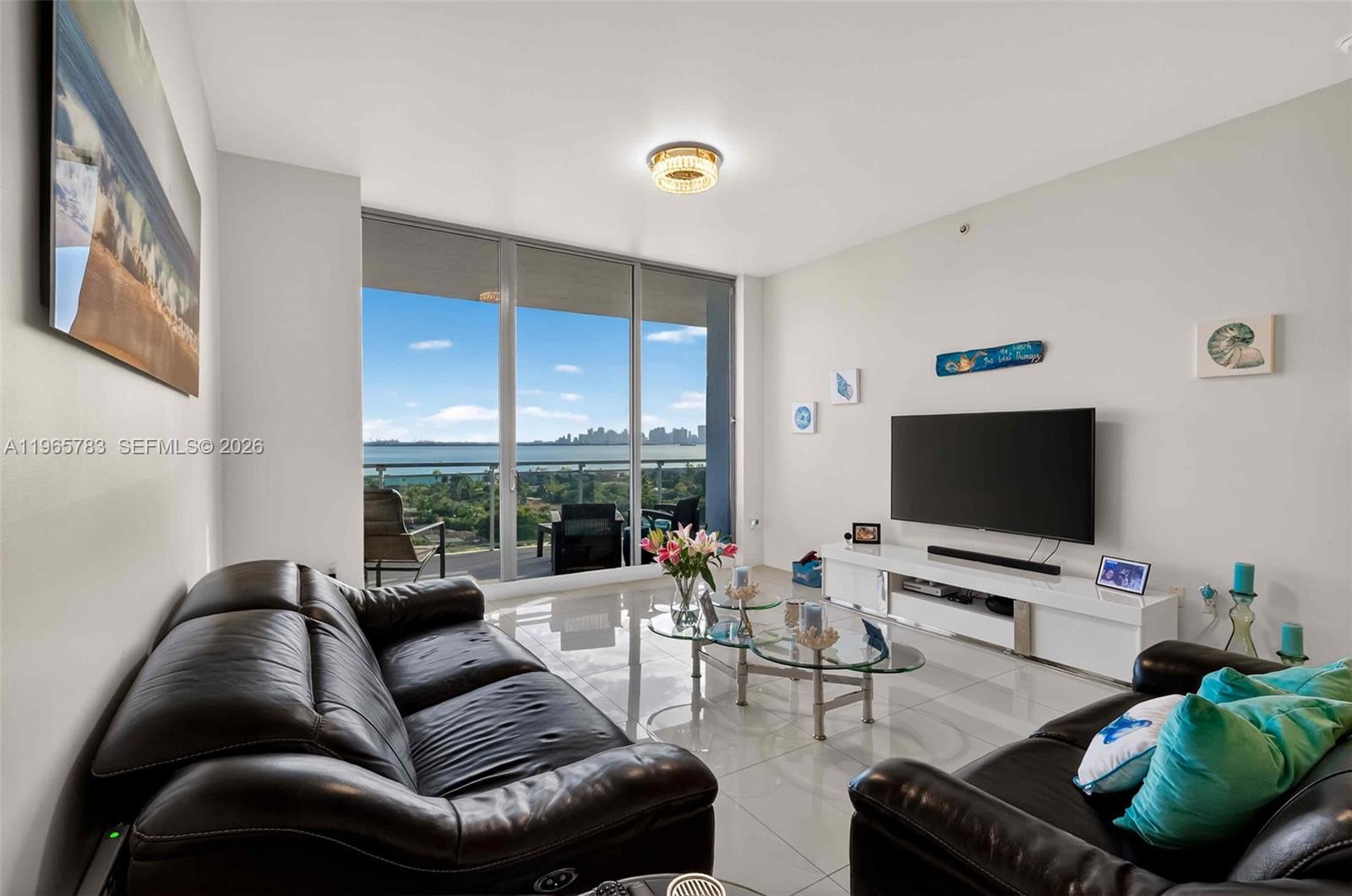 THE LEXI CONDO - Residential