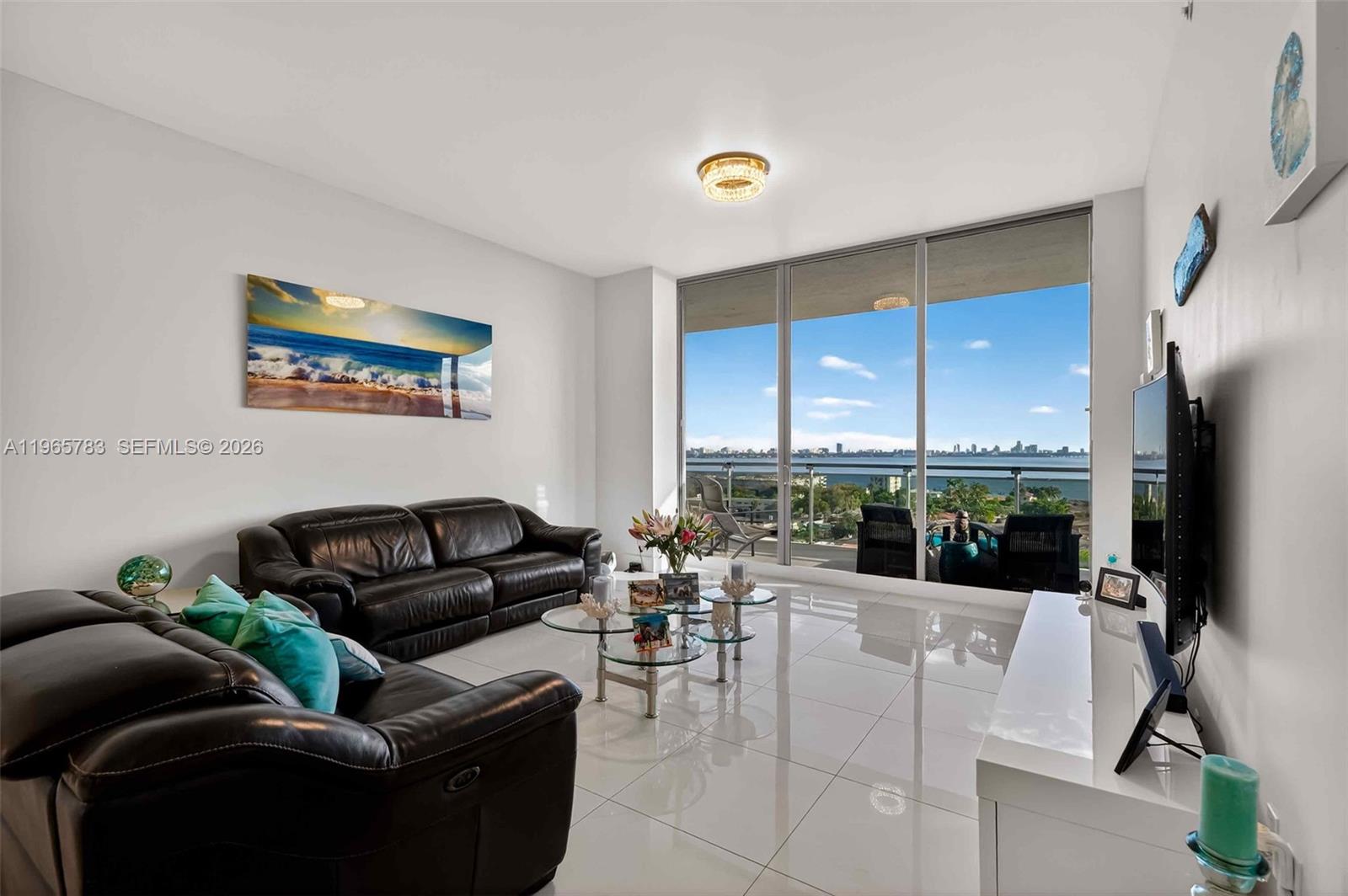 THE LEXI CONDO - Residential