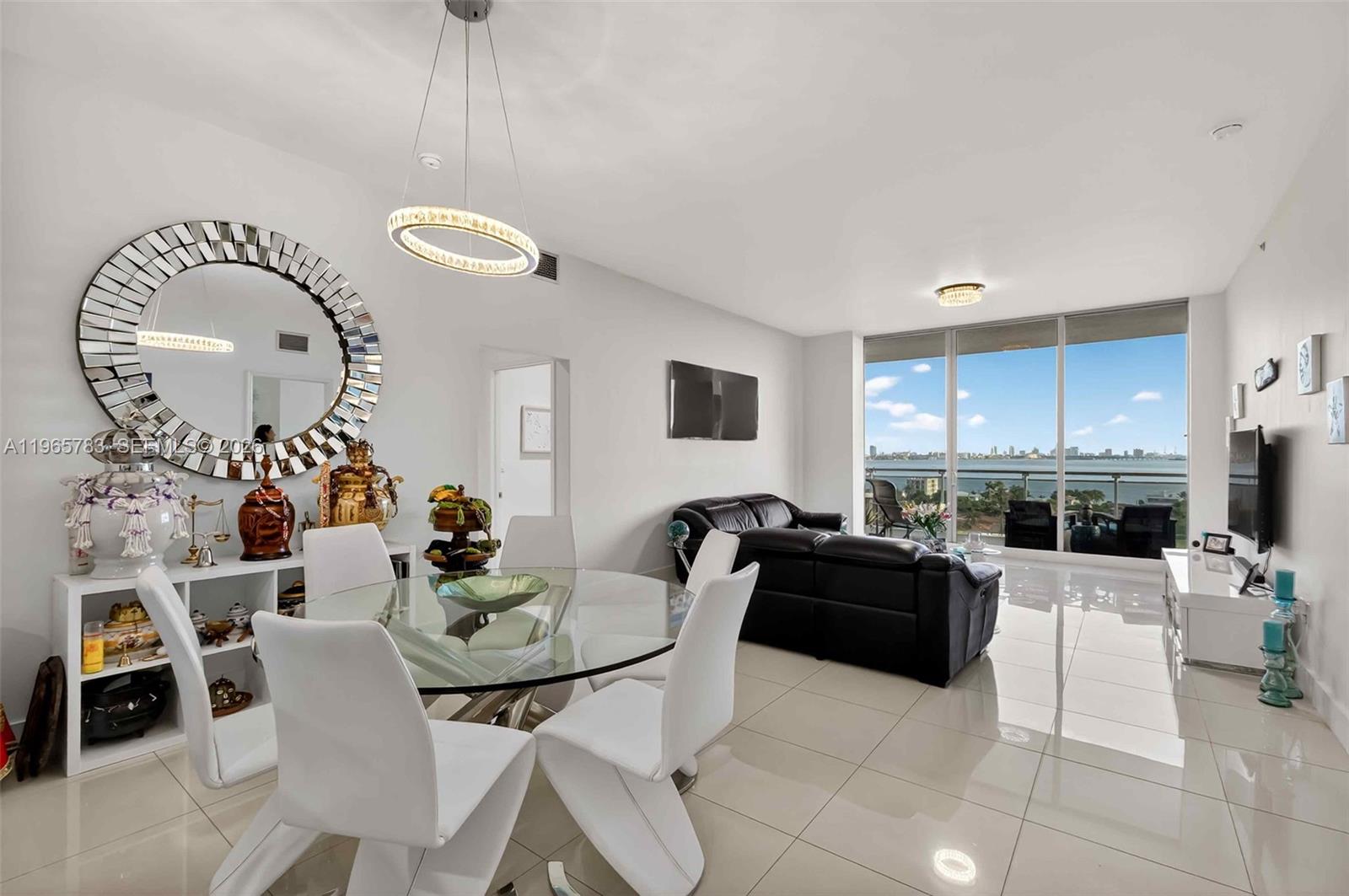 THE LEXI CONDO - Residential