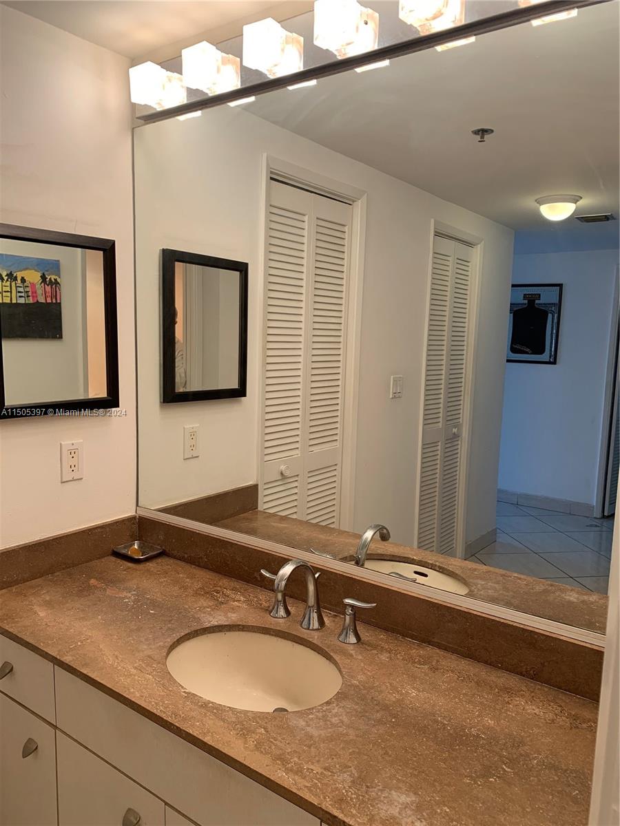 VILLA REGINA CONDO - Residential
