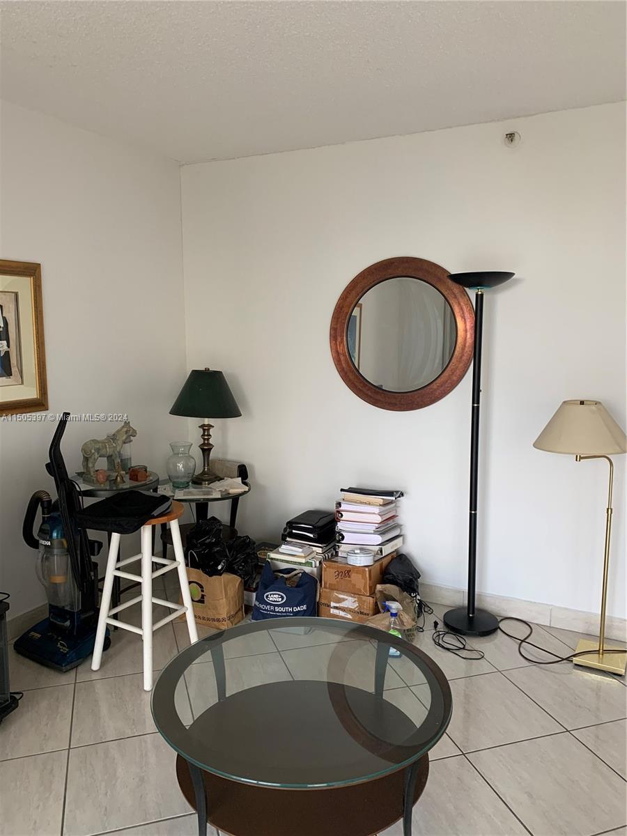VILLA REGINA CONDO - Residential