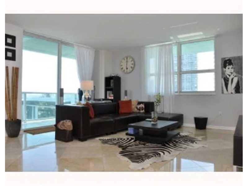 THE FLORIDIAN CONDO - Residential Lease