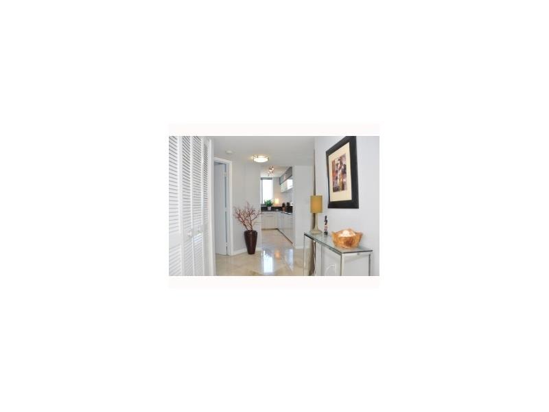 THE FLORIDIAN CONDO - Residential Lease