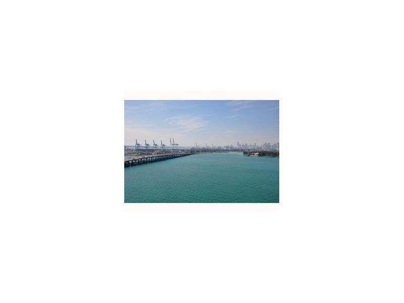 THE FLORIDIAN CONDO - Residential Lease