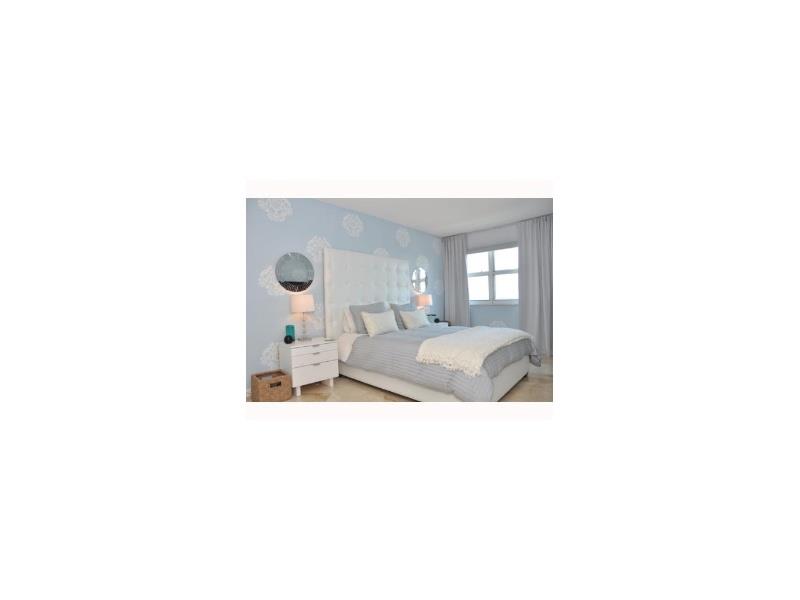 THE FLORIDIAN CONDO - Residential Lease