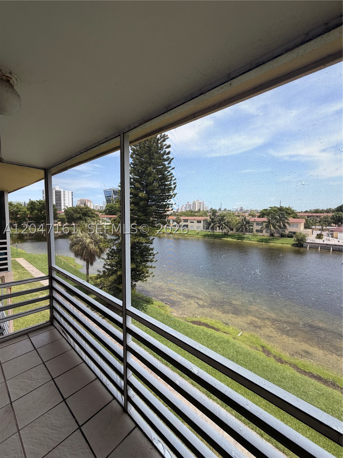 BISCAYNE LAKE GDN BLDG B - Residential Lease