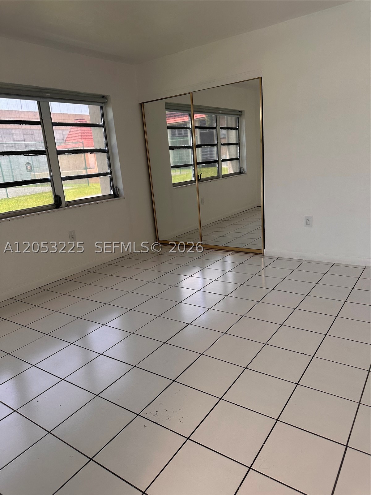 LAKEVIEW GARDENS CONDO - Residential