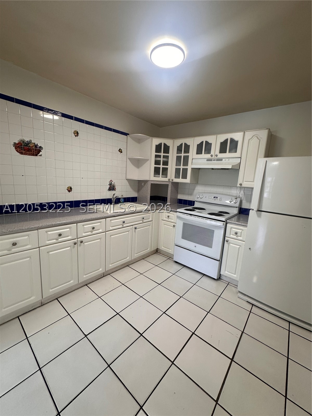 LAKEVIEW GARDENS CONDO - Residential