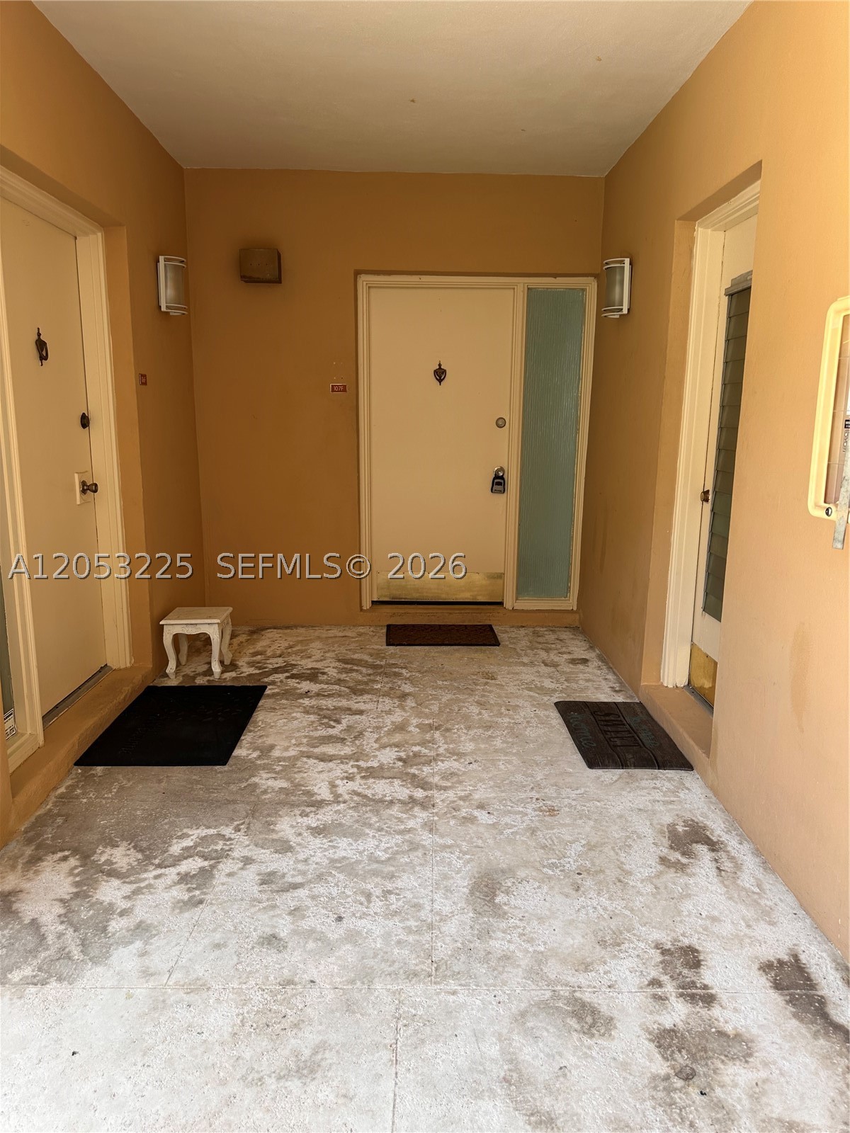 LAKEVIEW GARDENS CONDO - Residential