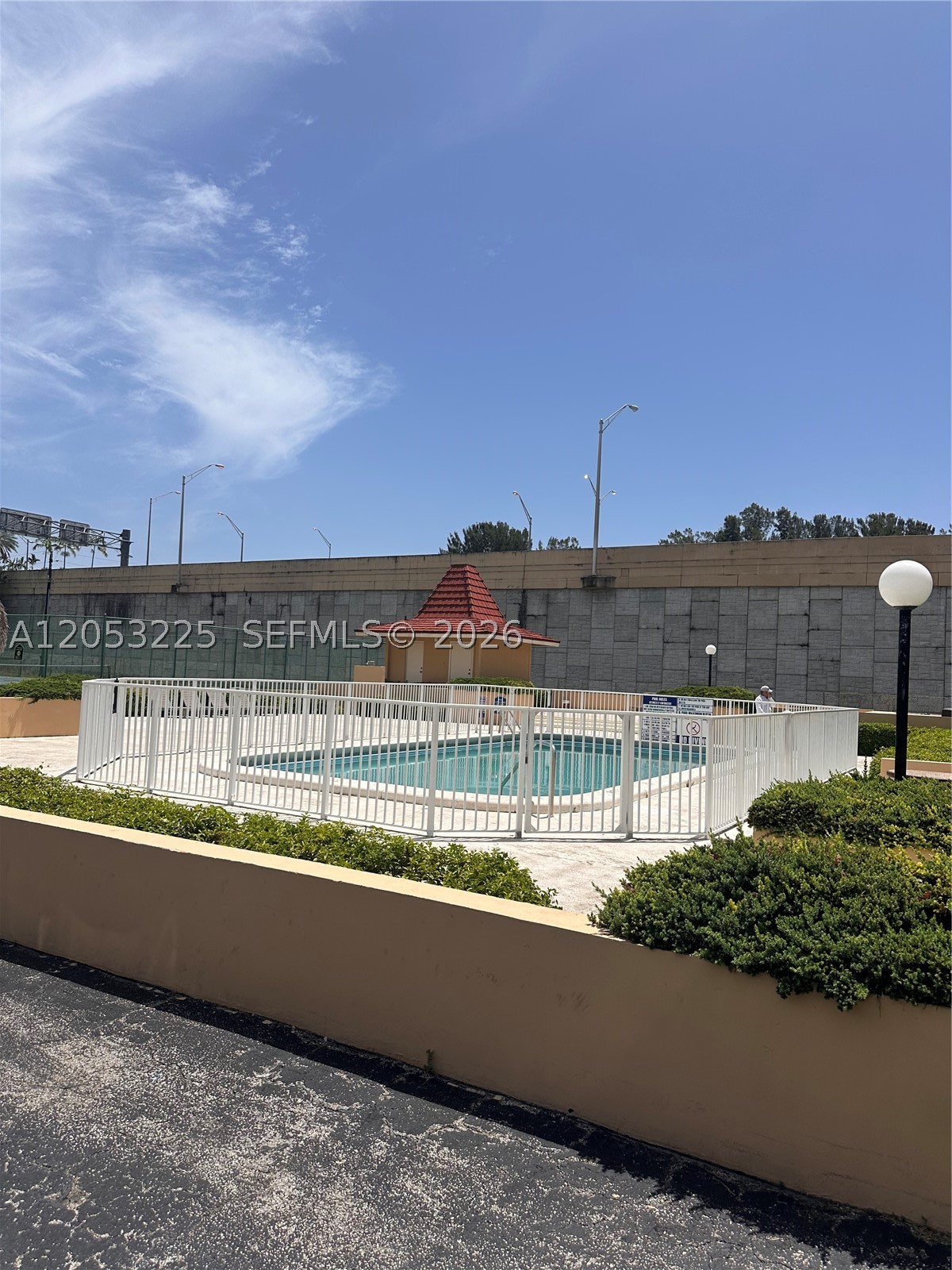 LAKEVIEW GARDENS CONDO - Residential