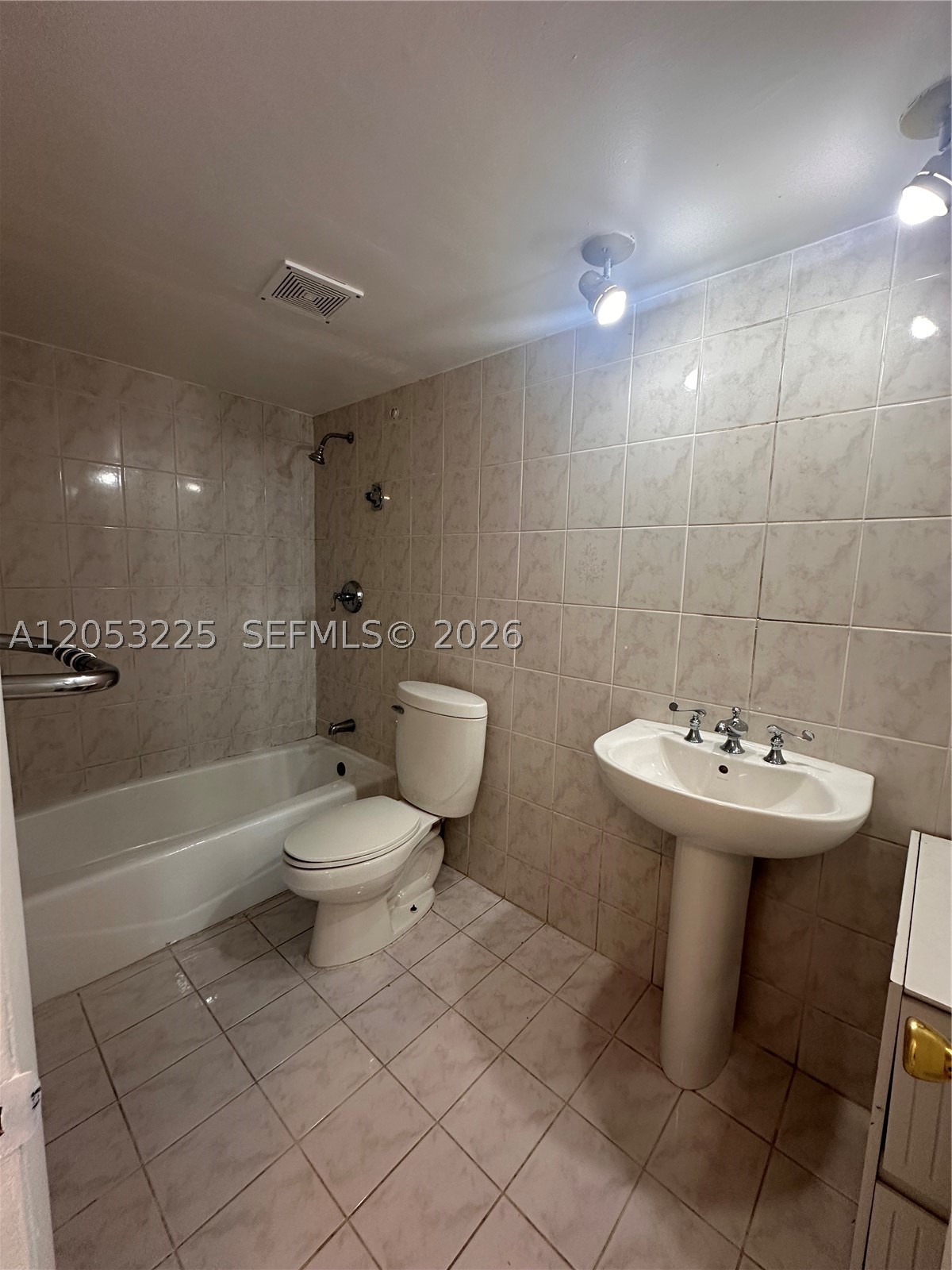 LAKEVIEW GARDENS CONDO - Residential