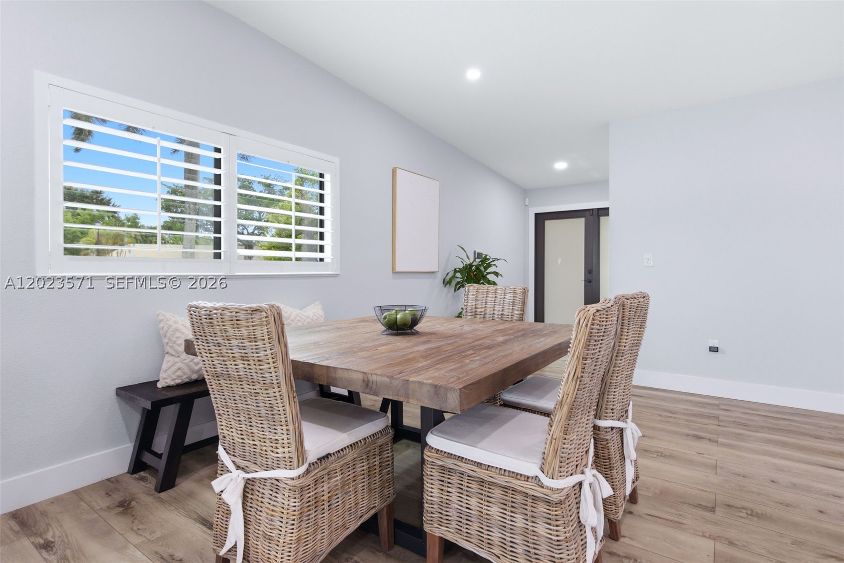 TOWNHOMES OF COUNTRY LAKE - Residential