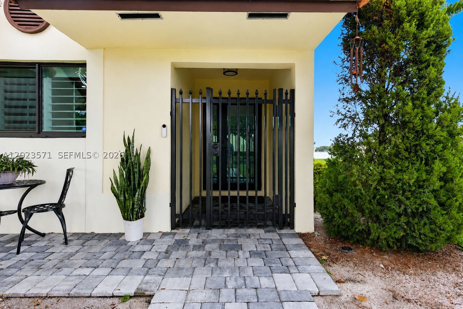 TOWNHOMES OF COUNTRY LAKE - Residential