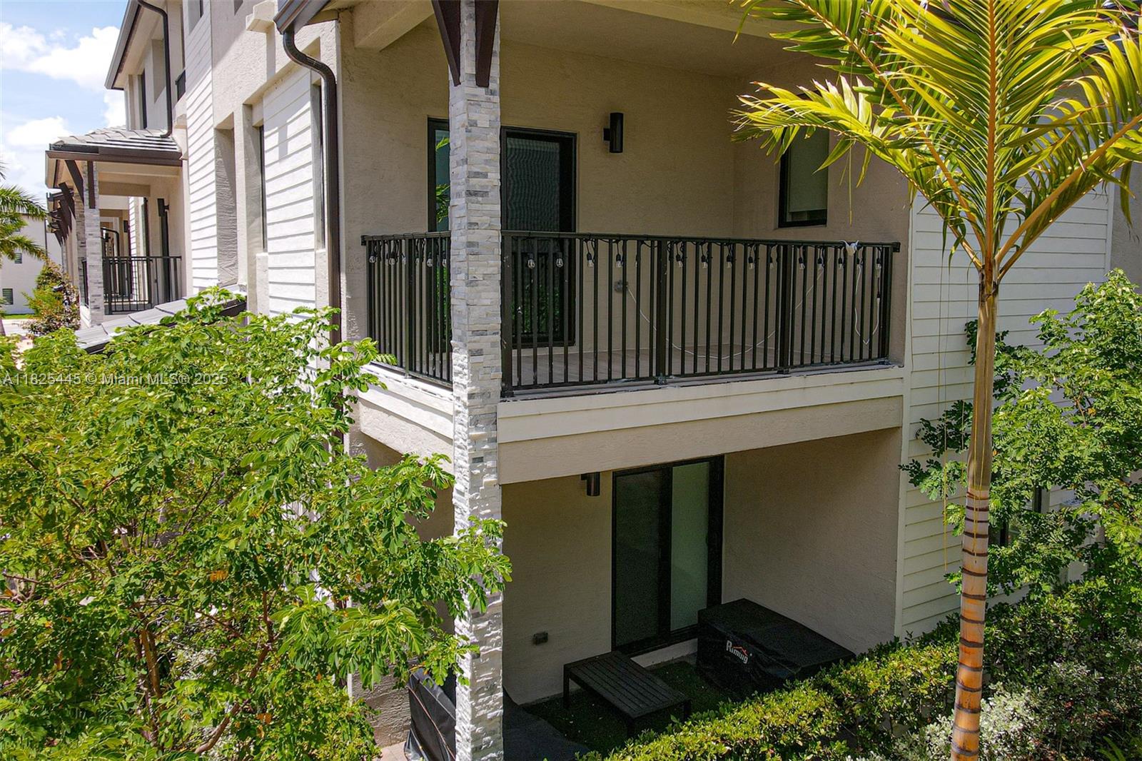 DOWNTOWN DORAL SOUTH PHAS - Residential