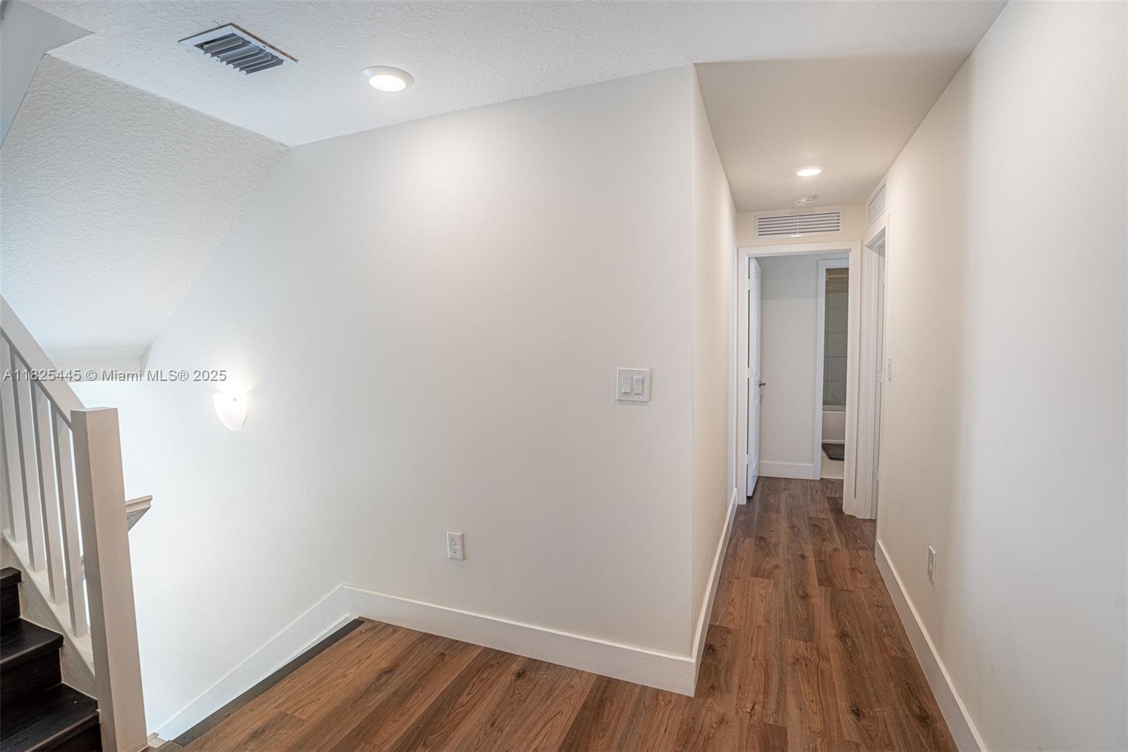 DOWNTOWN DORAL SOUTH PHAS - Residential