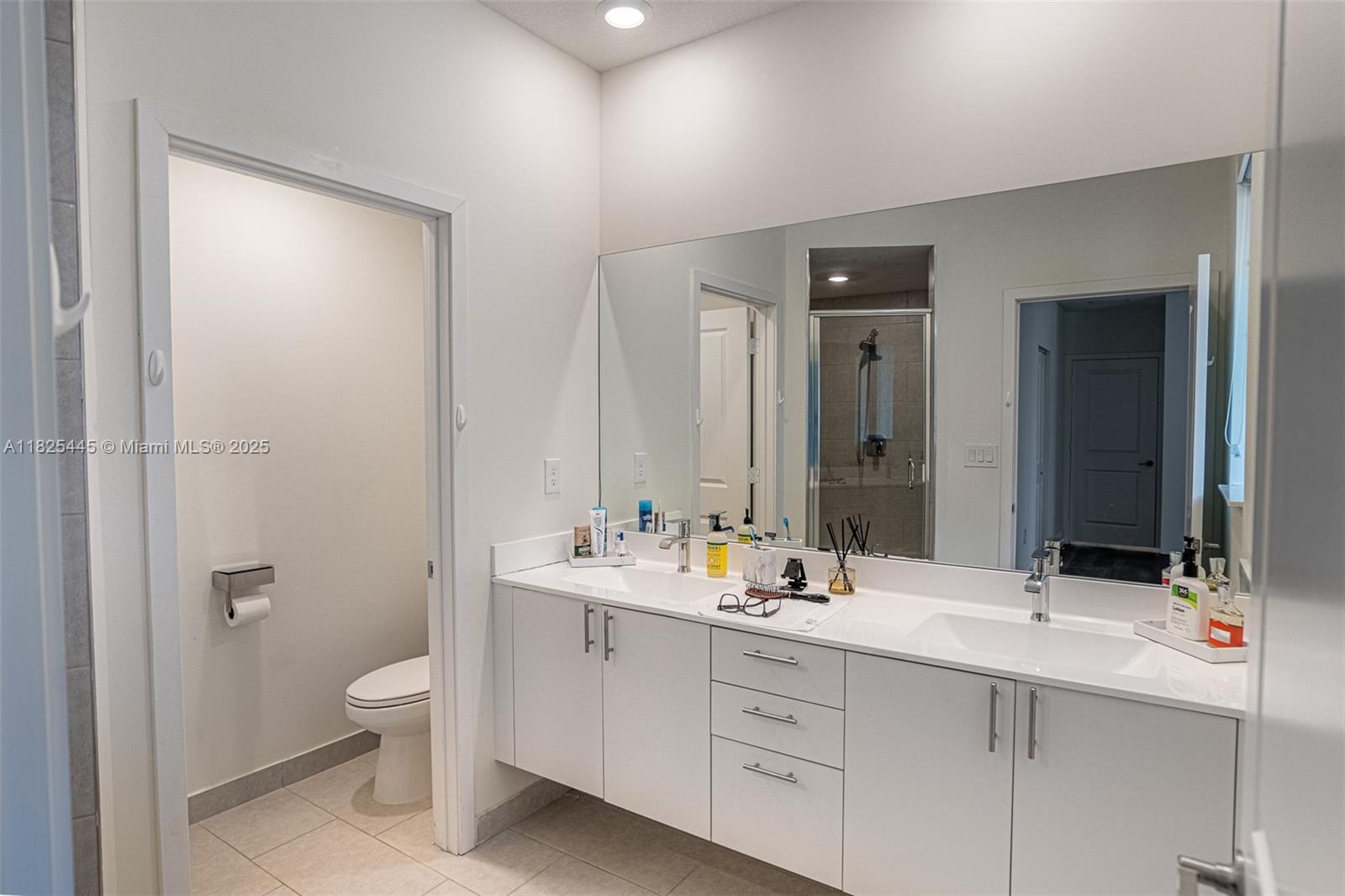 DOWNTOWN DORAL SOUTH PHAS - Residential