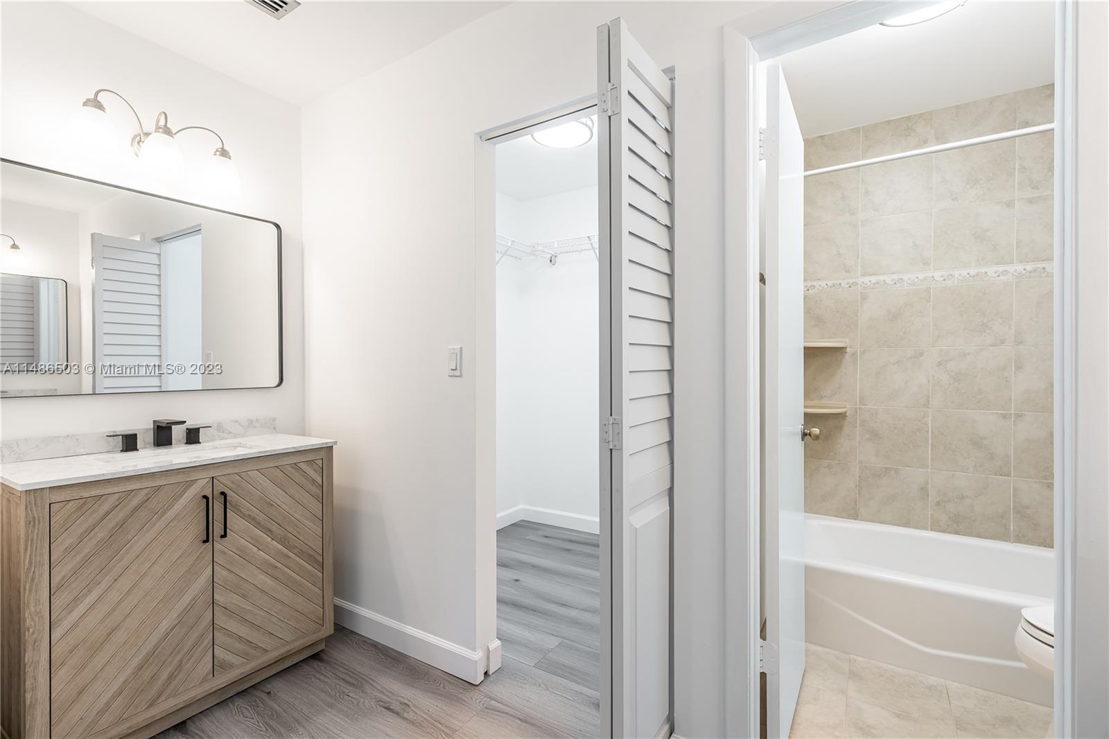 FLAMINGO GARDENS PHASE FO - Residential Lease