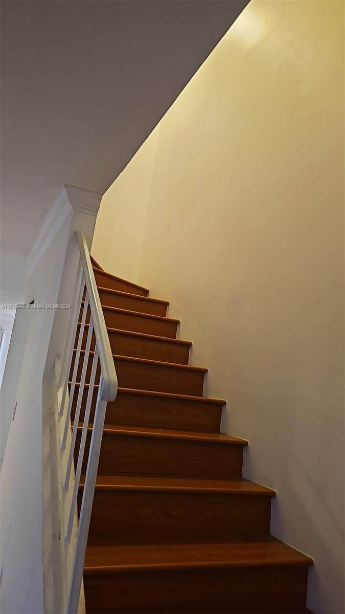 WESTVIEW CONDOMINIUM NO T - Residential Lease