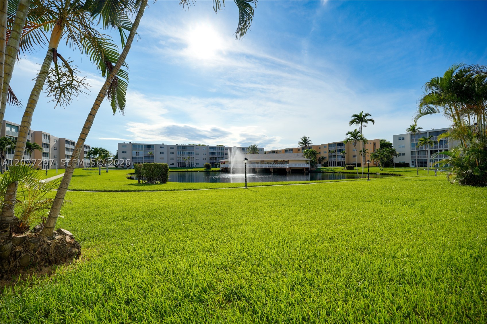MEADOWBROOK LAKES CONDO - Residential