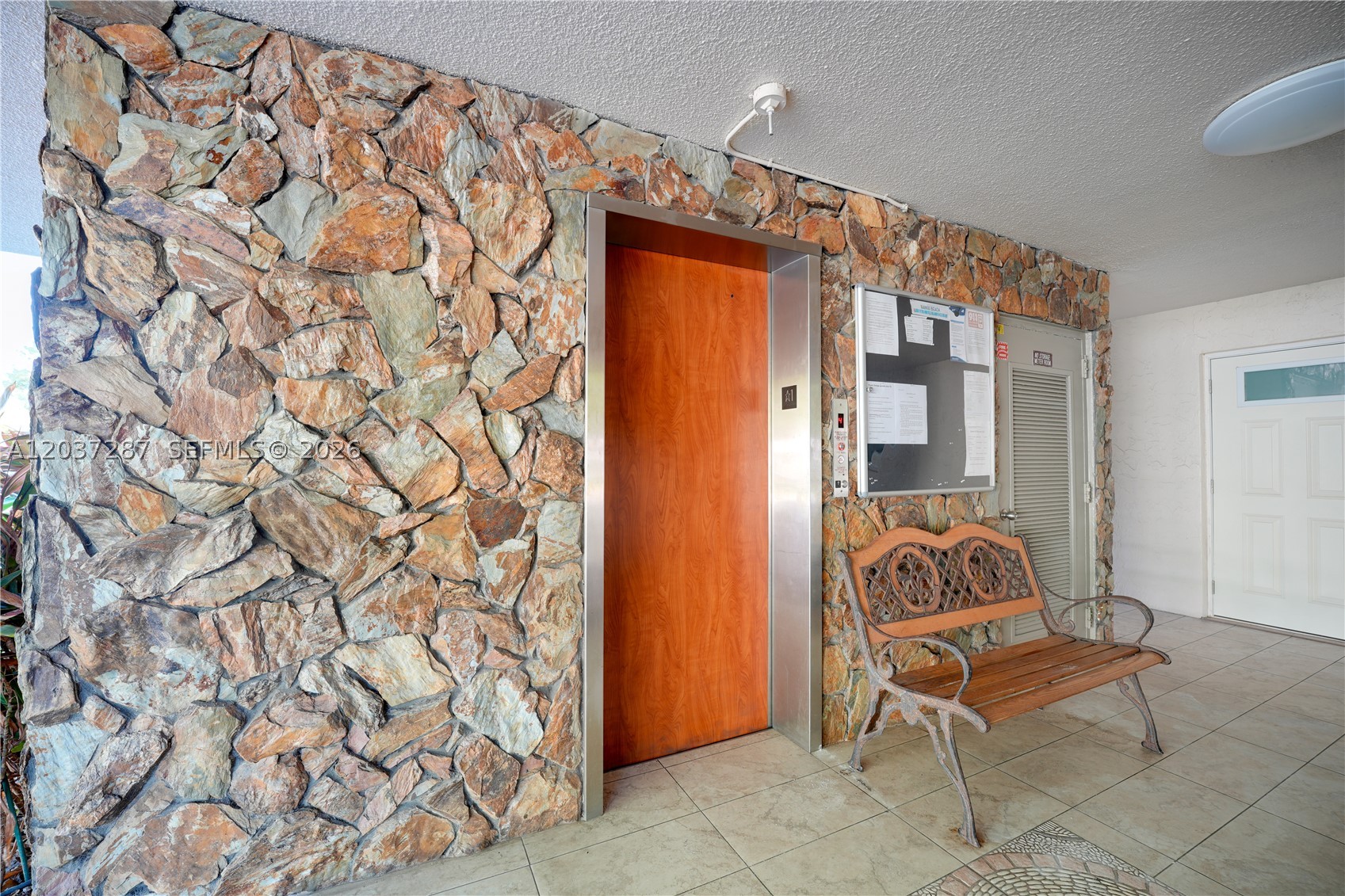 MEADOWBROOK LAKES CONDO - Residential