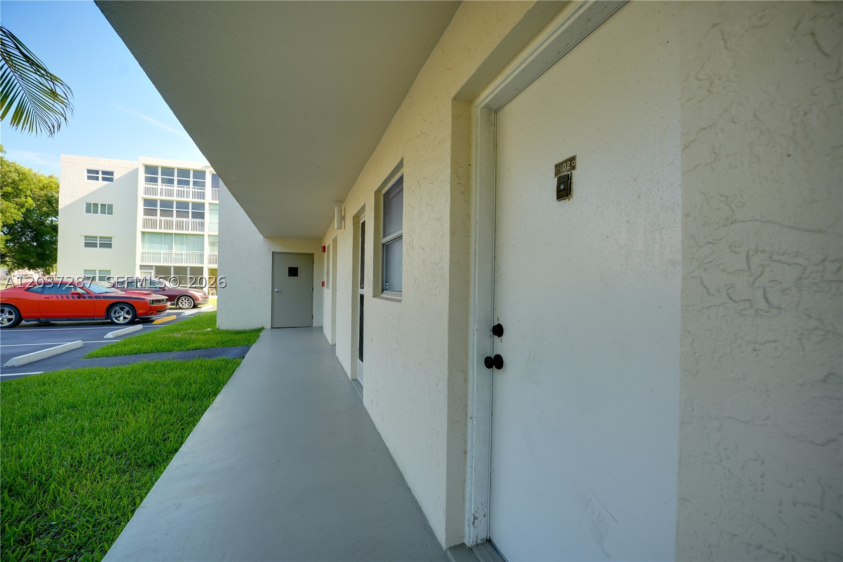 MEADOWBROOK LAKES CONDO - Residential
