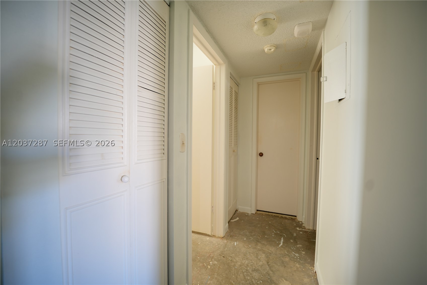 MEADOWBROOK LAKES CONDO - Residential
