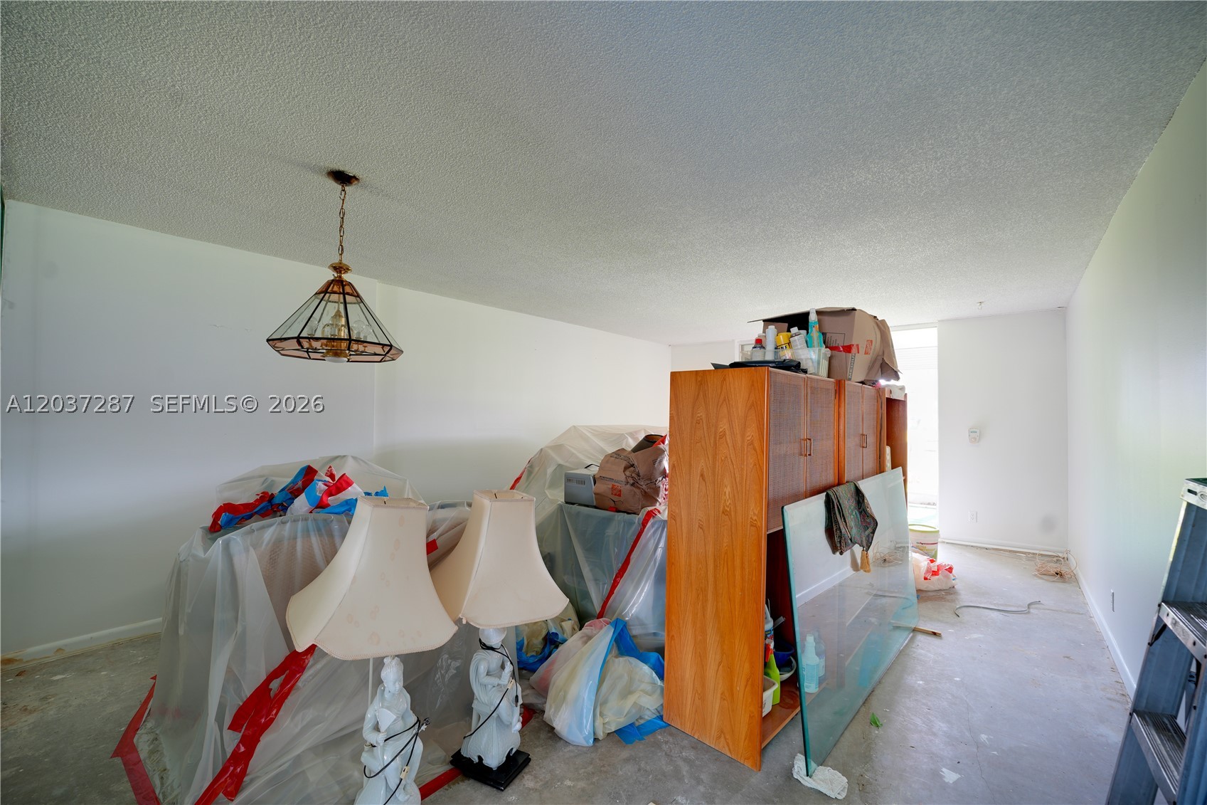 MEADOWBROOK LAKES CONDO - Residential