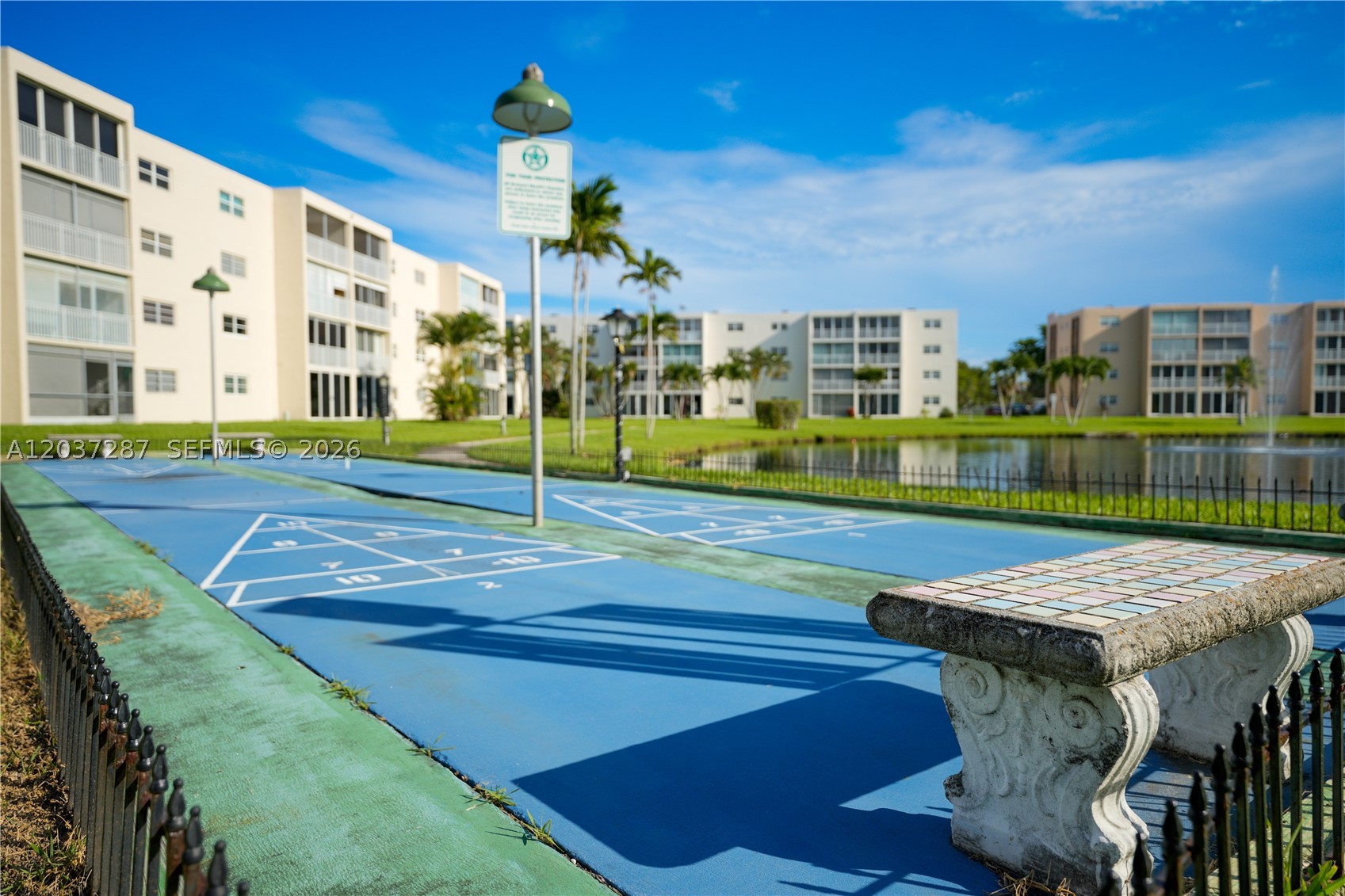 MEADOWBROOK LAKES CONDO - Residential