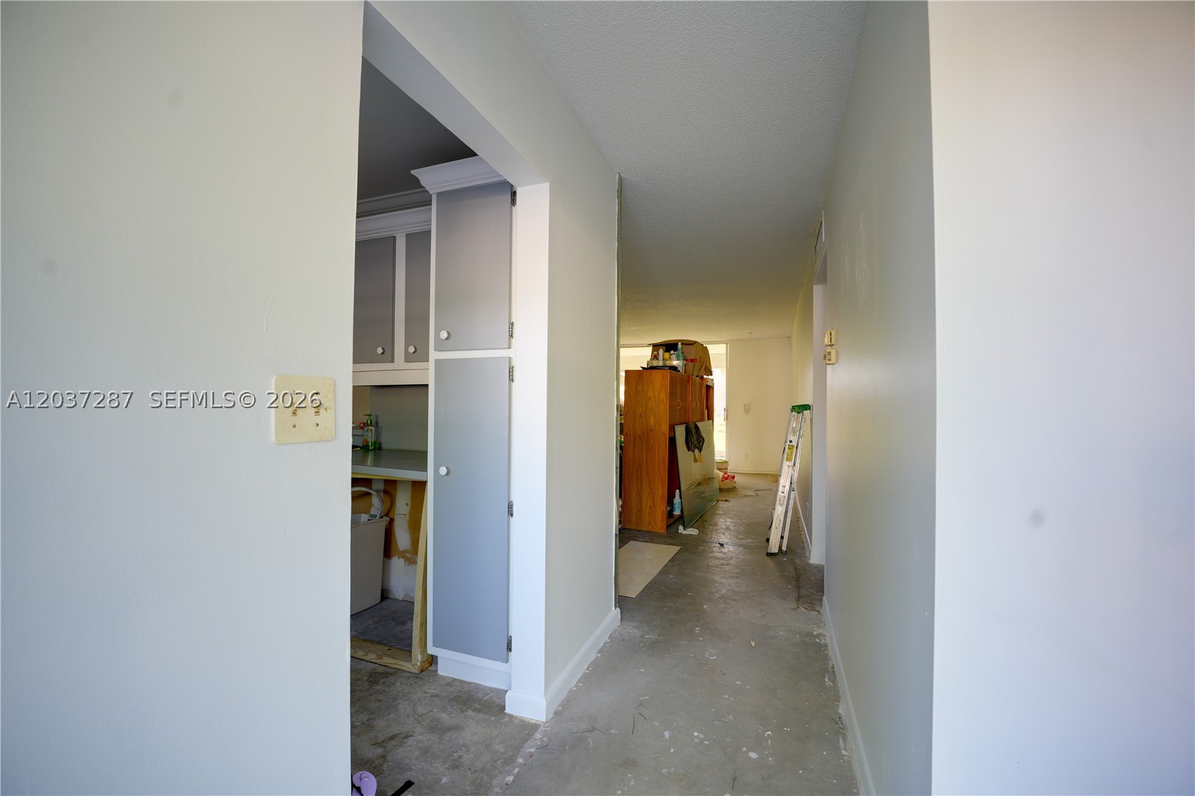MEADOWBROOK LAKES CONDO - Residential