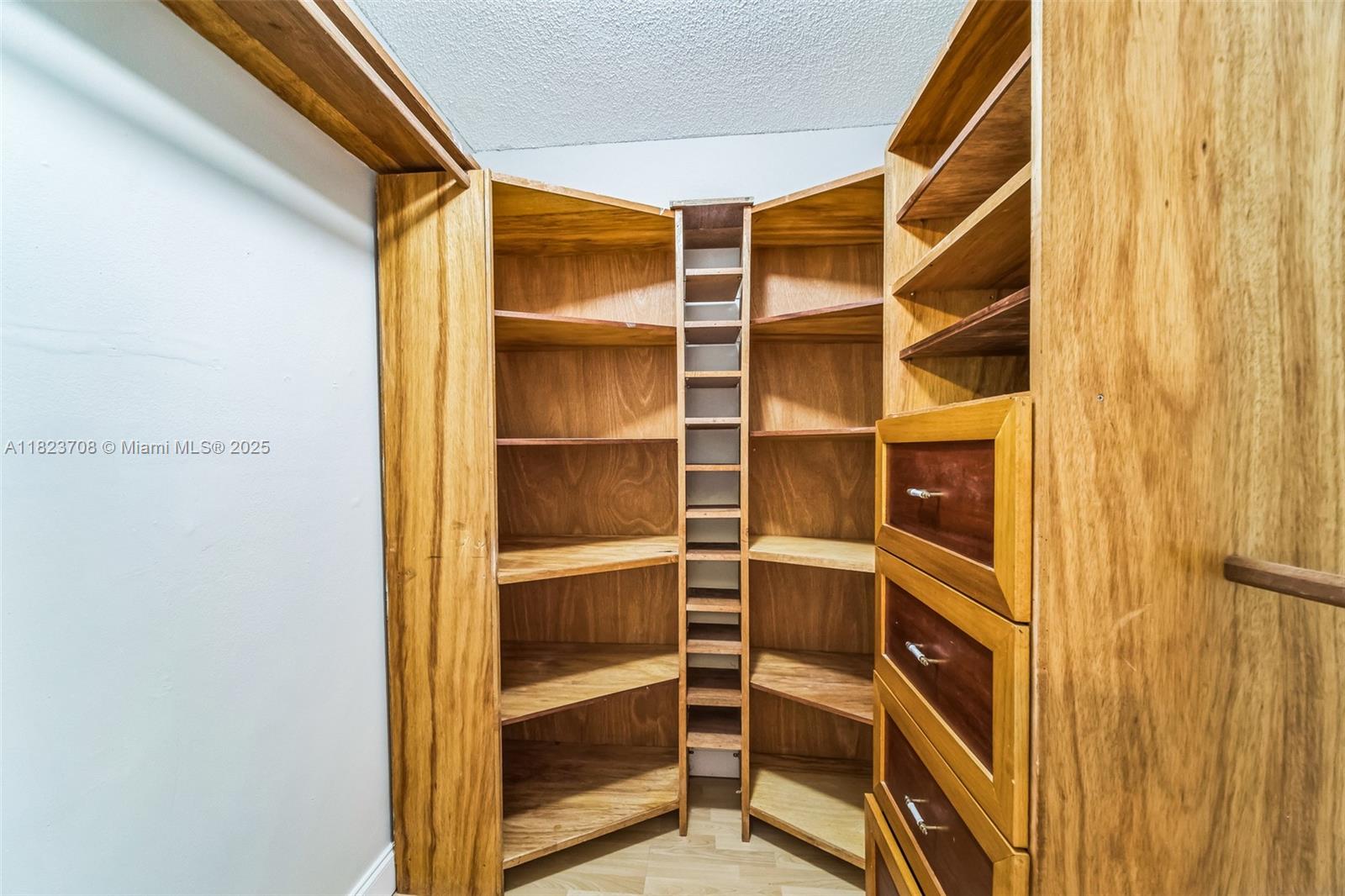 PRINCETONIAN ESTATES - Residential