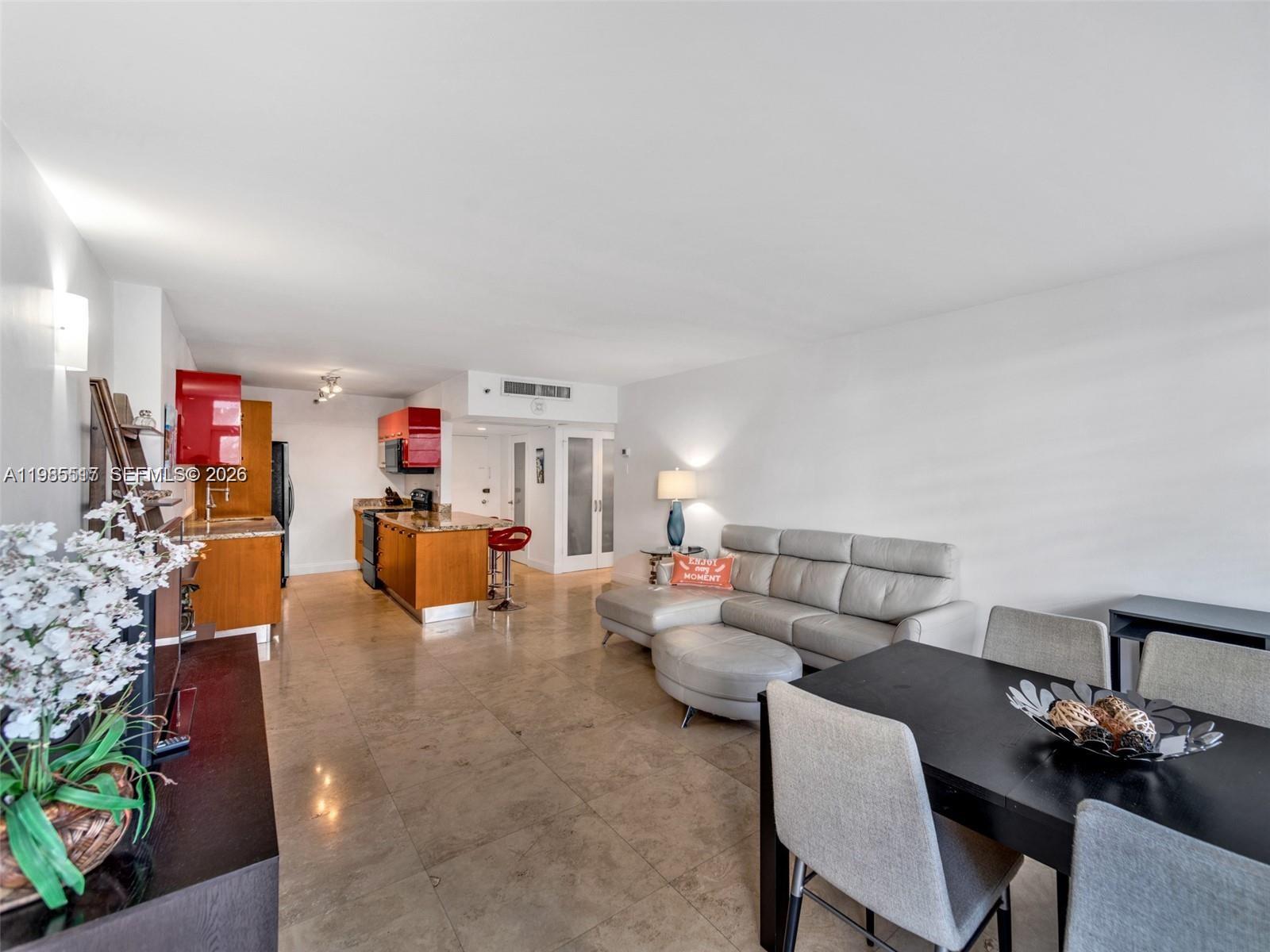 THE DECOPLAGE CONDO - Residential