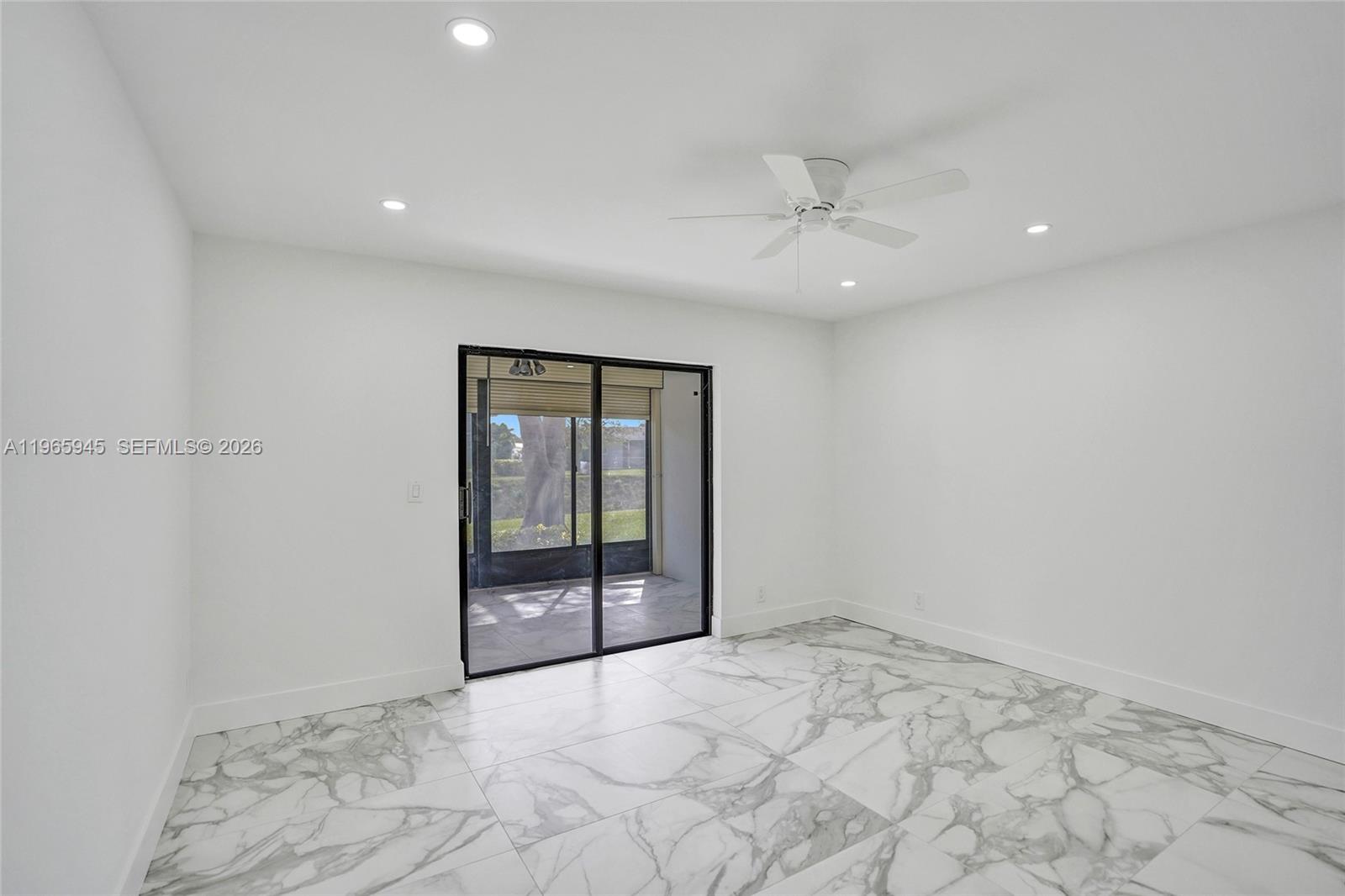 HUNTINGTON POINTE - Residential