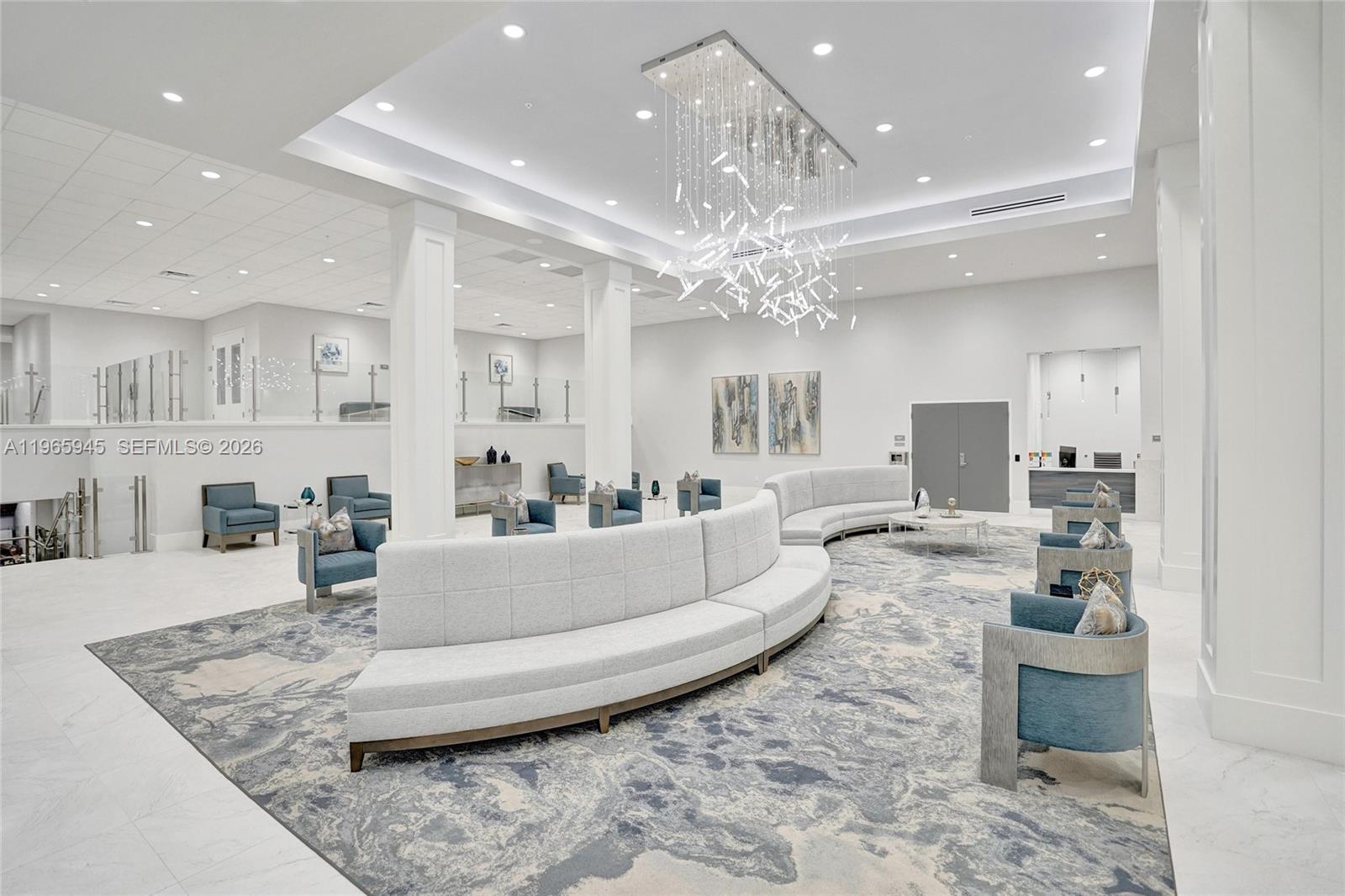 HUNTINGTON POINTE - Residential