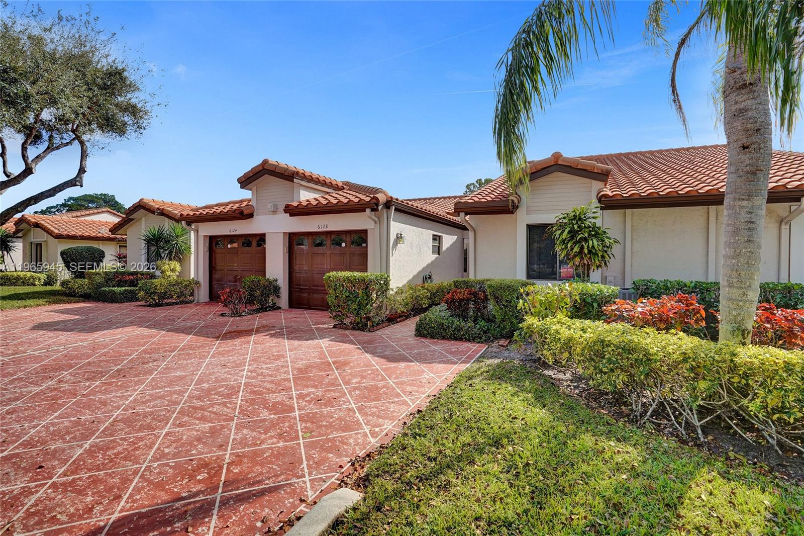 HUNTINGTON POINTE - Residential