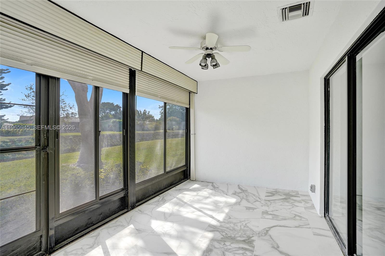 HUNTINGTON POINTE - Residential