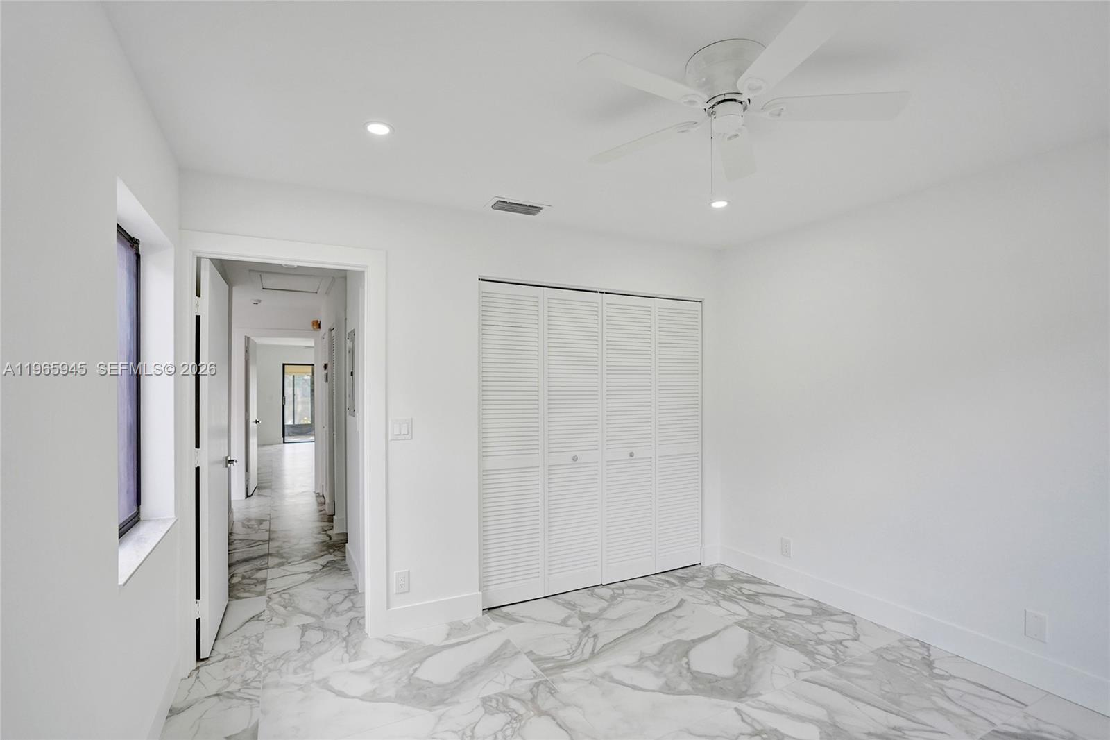 HUNTINGTON POINTE - Residential