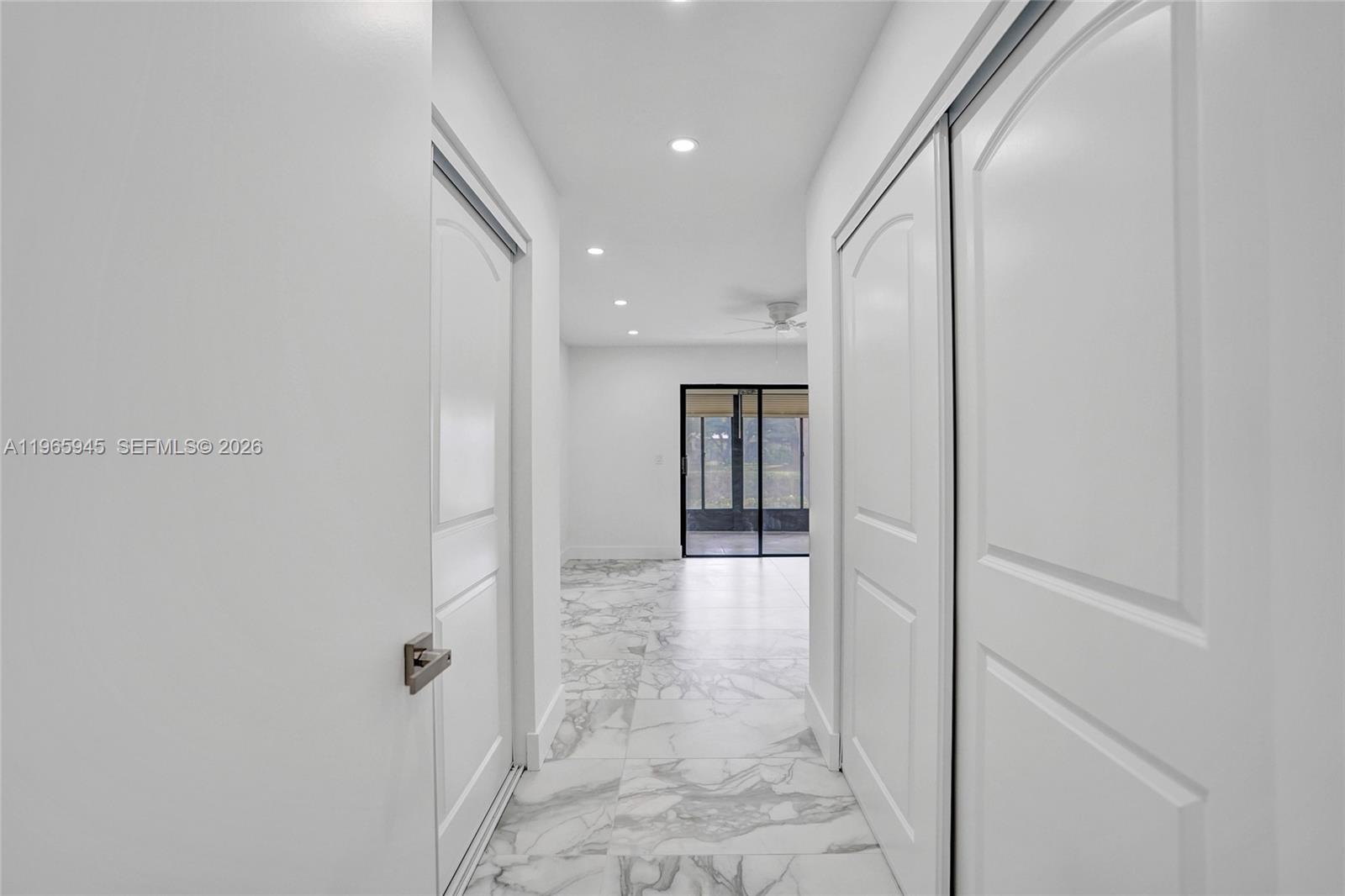 HUNTINGTON POINTE - Residential