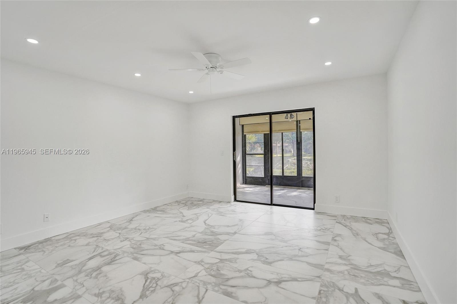 HUNTINGTON POINTE - Residential