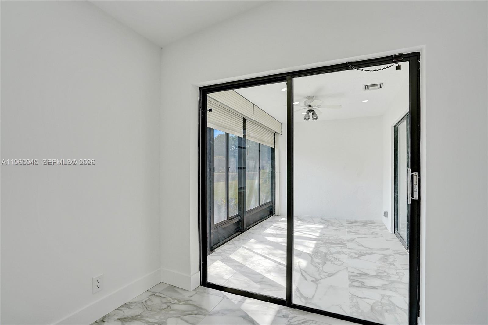 HUNTINGTON POINTE - Residential