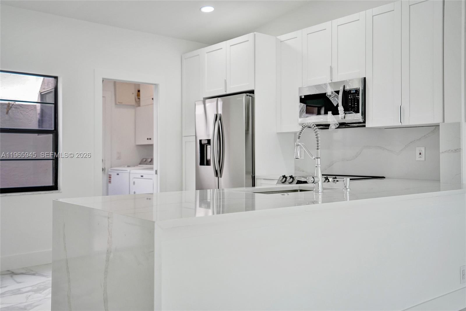 HUNTINGTON POINTE - Residential
