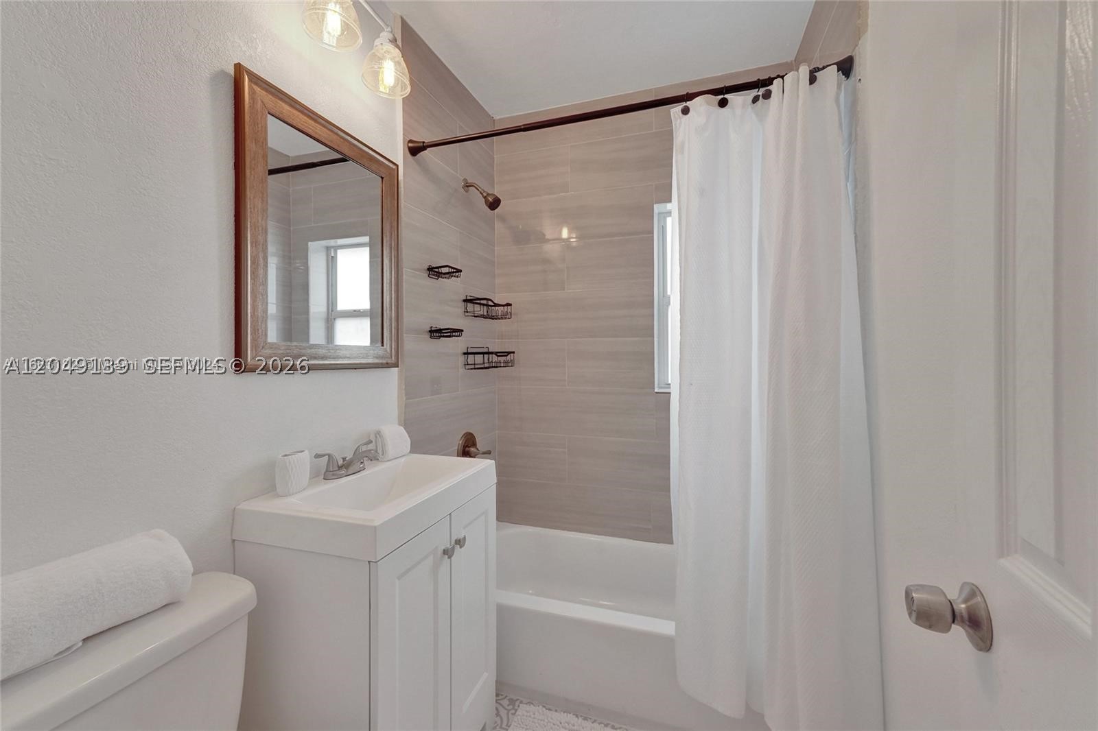 W MIAMI SHORES SEC B - Residential Lease