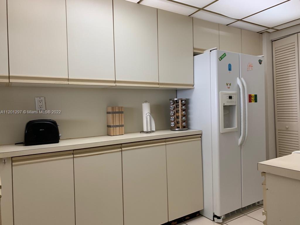 VENETIA CONDO - Residential Lease