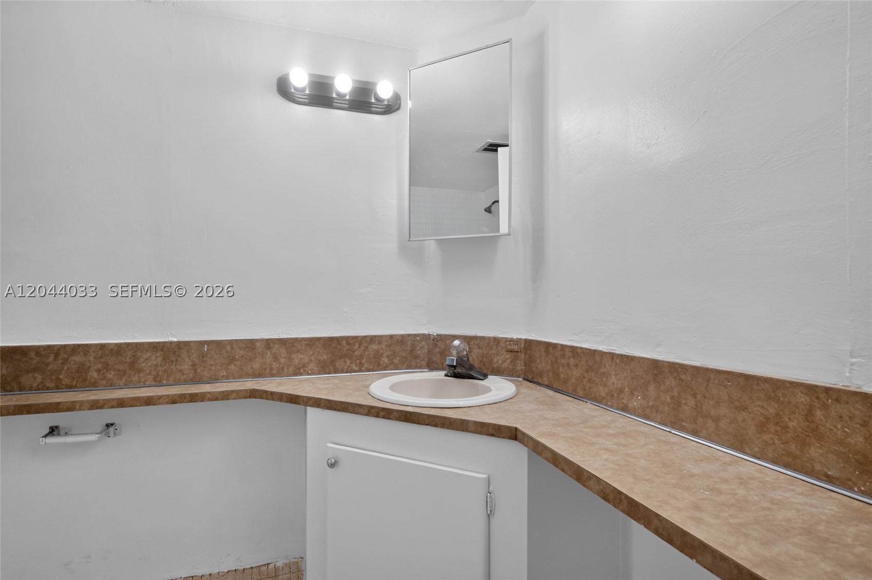 ROLLING GREEN CONDO C - Residential
