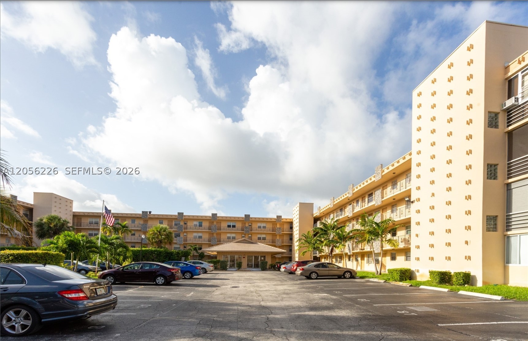 WARRENTON HOUSE CONDO - Residential