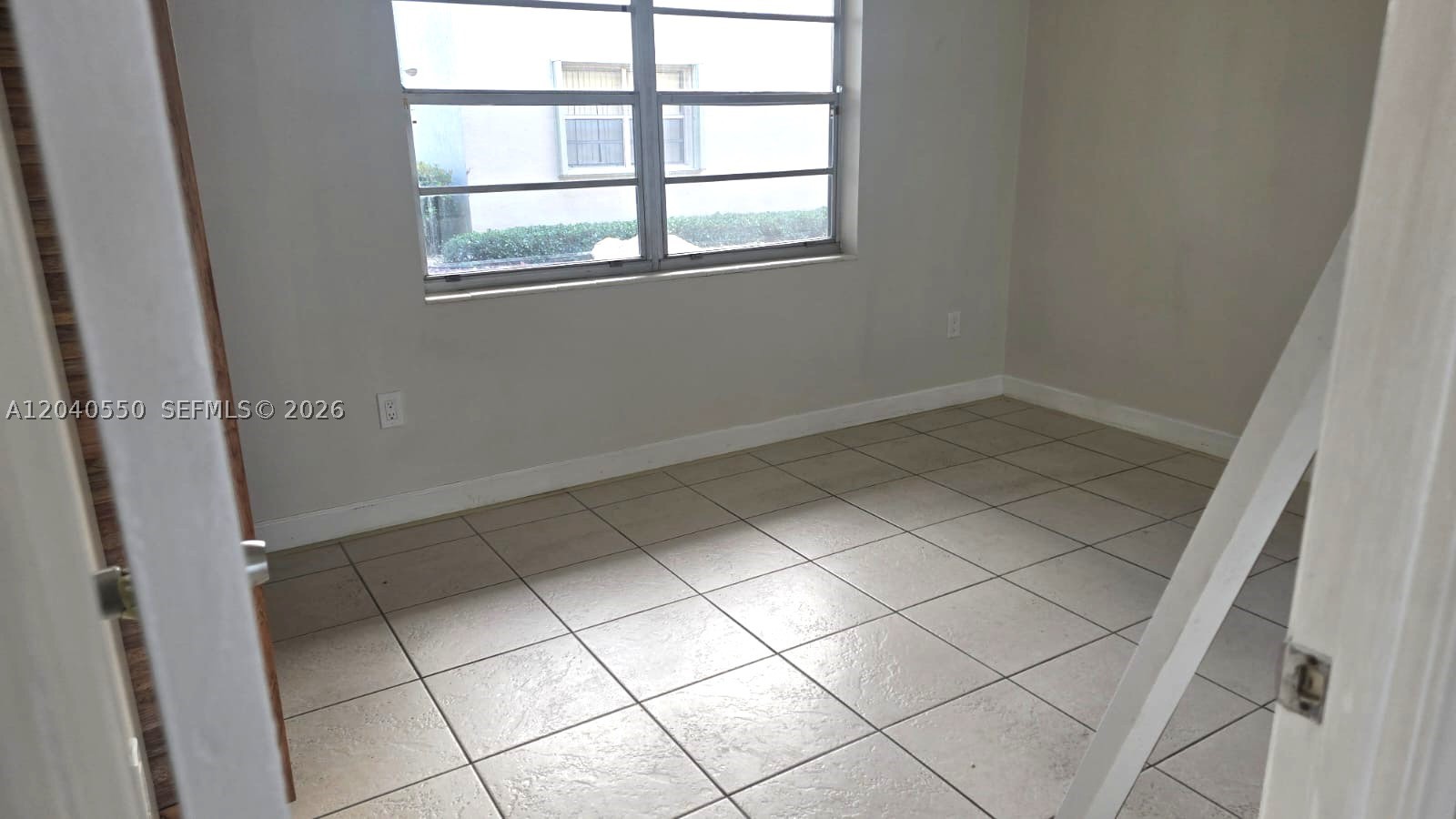 KINGS CREEK SO CONDO - Residential