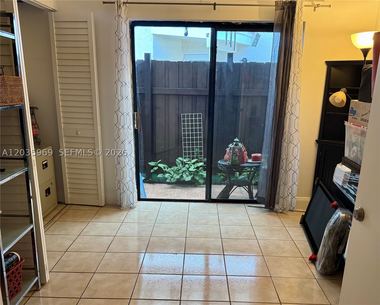 TAMIAMI LAKES SEC 7 - Residential