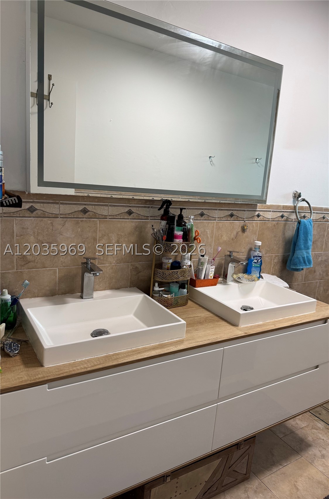 TAMIAMI LAKES SEC 7 - Residential