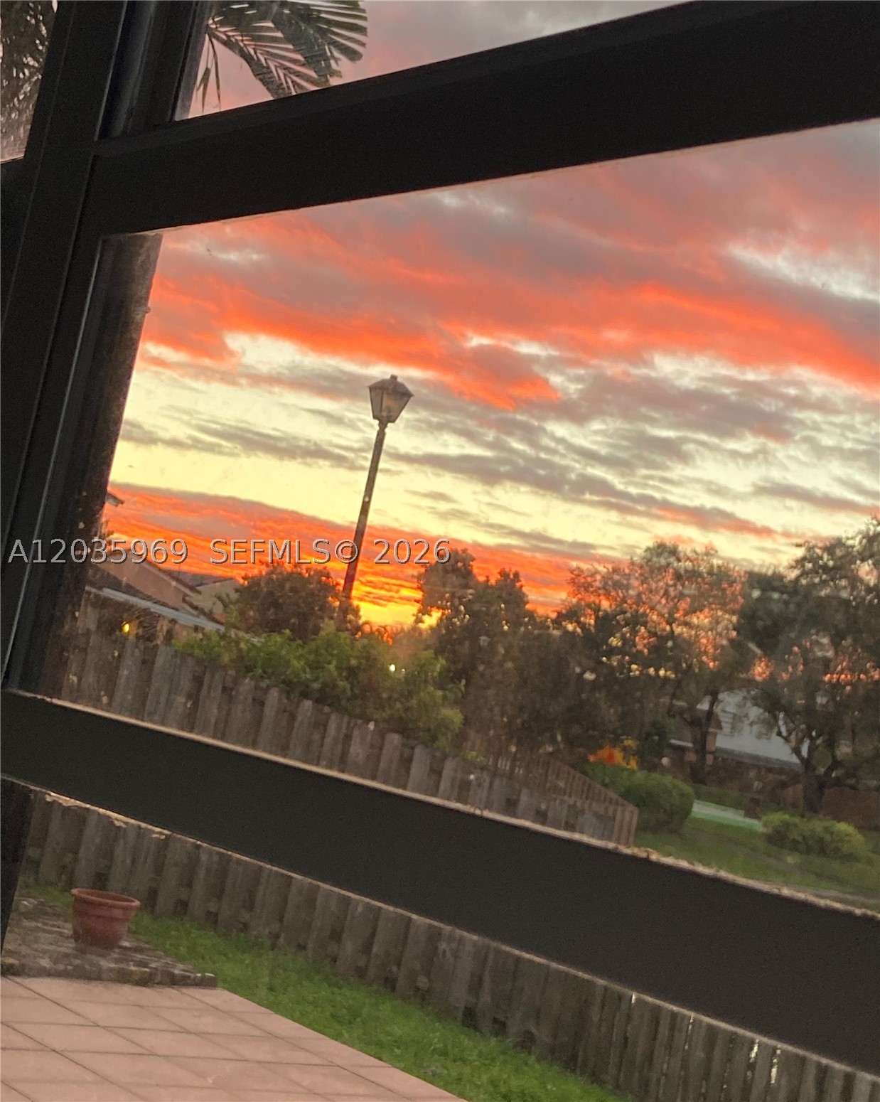 TAMIAMI LAKES SEC 7 - Residential
