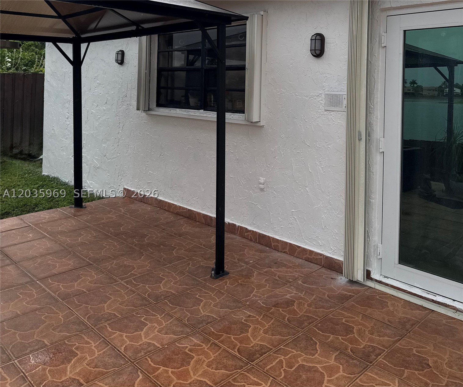 TAMIAMI LAKES SEC 7 - Residential