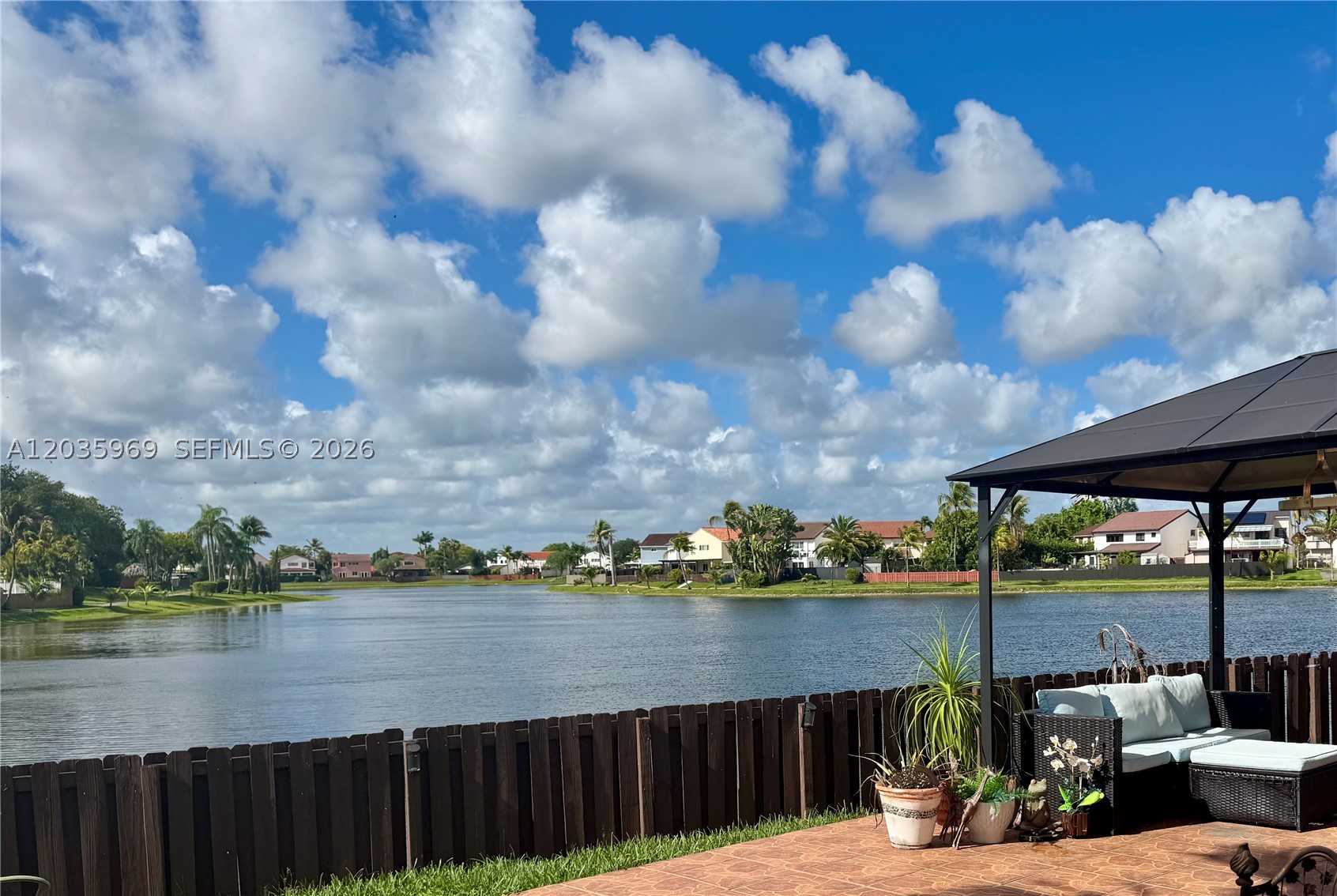 TAMIAMI LAKES SEC 7 - Residential